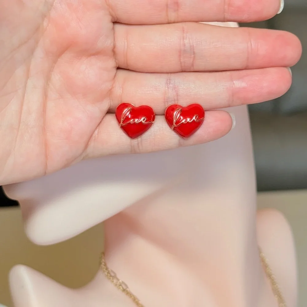 ⚜️ Heart-Shaped Red Earrings